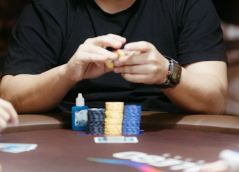 テキサスホールデムポーカーのトレーニング方法？勝率を体系的に向上させる完全な手法